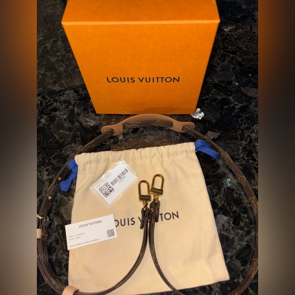 ‼️SOLD‼️Brand New Louis Vuitton adjustable shoulder strap - Picture 3 of 10